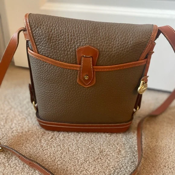 Vintage Dooney and Bourke Crossbody Purse - Picture 7 of 9